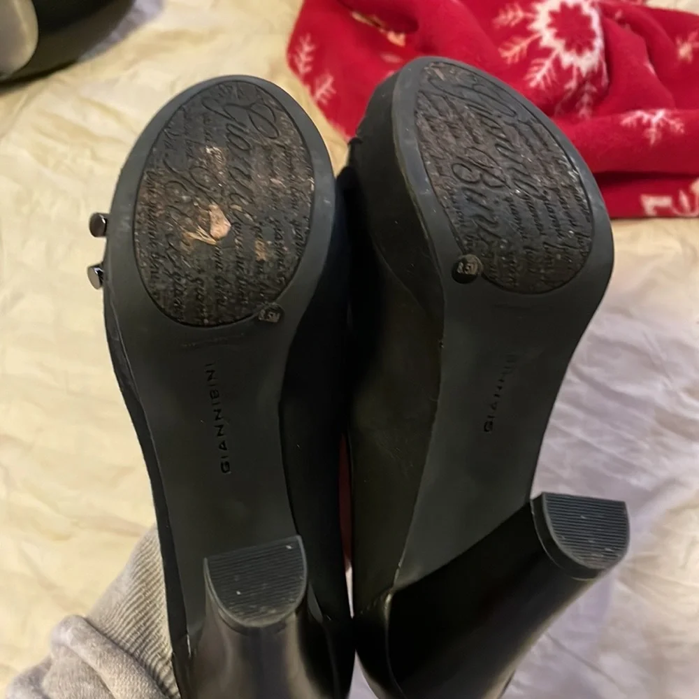 Gently used Gianni Bini black heels with tassel design - Picture 4 of 4